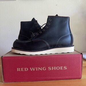 NWT Red Wing Men’s Moc 6-Inch Boot - Black - Size 10